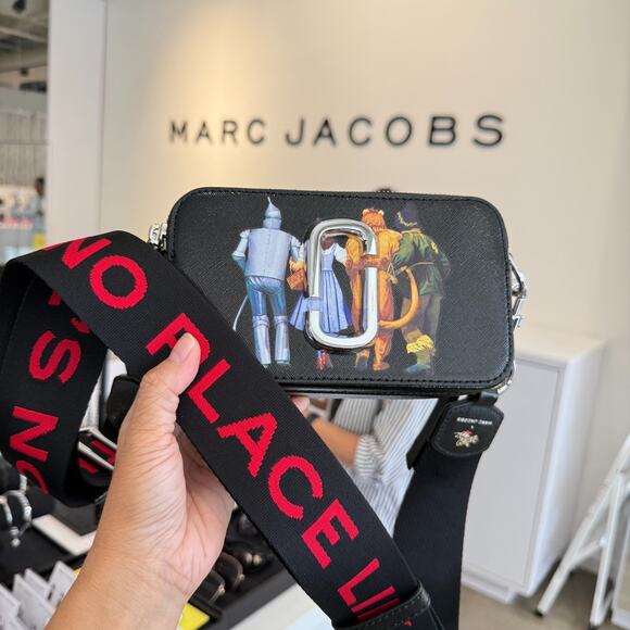 Limited ‼️Marc Jacobs x ‘The Wizard of Oz’ Snapshot The Friends of Dorothy - Picture 1 of 10